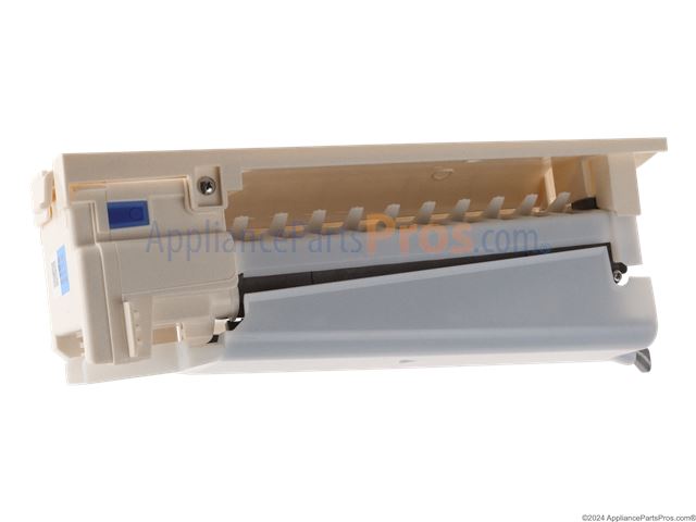 Samsung Refrigerator Ice Maker Assembly (part DA97-15217D), shown as the reference photo for code 8E